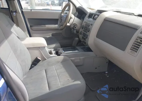 2009 Ford Escape Xlt z USA, uszkodzony, nr VIN 1FMCU03749KD07016